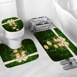 GRIEKOWE Noël Rideau De Douche Ensembles Avec Non-Slip Tapis, Couvercle De Toilette Et Tapis De Bain, Golden Bell Décor Avec Fond Vert Rideau De Bain De Noël, Décor De Noël Avec Crochets 72×72inch -Oui || N/A || pearhead 7127KZiR4lL. AC SL1500