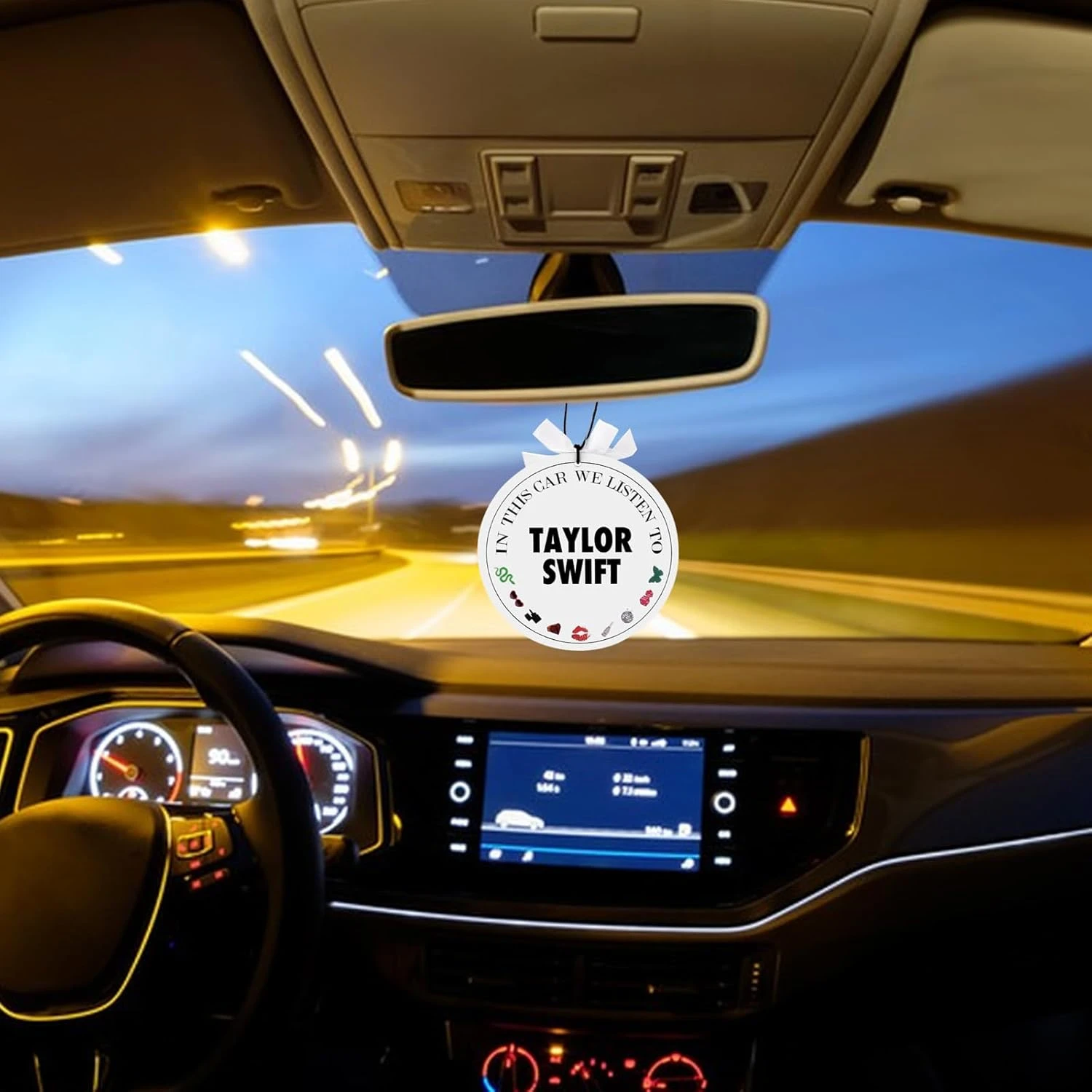 3 PCS Drôle Taylor 2024 Voiture Air Fresheners Pour Voiture, Longue Durée Suspendue Voiture Air Freshener Pour Taylor Fans, Noël Nouvel An Anniversaire Encens Chips Cadeaux Pour Homme Femmes 8 3 PCS Drôle Taylor 2024 Voiture Air Fresheners Pour Voiture, Longue Durée Suspendue Voiture Air Freshener Pour Taylor Fans, Noël Nouvel An Anniversaire Encens Chips Cadeaux Pour Homme Femmes - Image 6