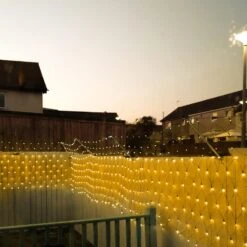 DBFAIRY 200LED Noël Net Lights 9.8X6.5FT Fil Vert Fairy Mesh Lumière Multicolore Chaîne Lumières Mémoire Minuterie Avec Télécommande,8 Modes, Waterproof Pour Noël Vacances, Clôture, Bush, Décor Mural -Oui || N/A || pearhead 71MHiaC3fIL. AC SL1500