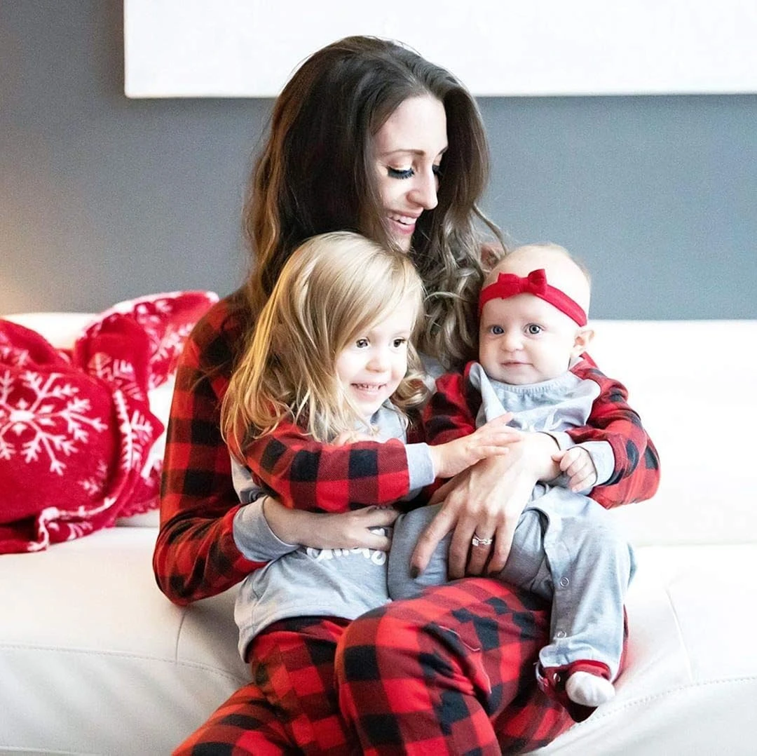 Le Pyjama Familial Assorti à L'IFFEI Met En Place Des Pyjamas De Noël Avec Des Tons à Manches Longues Imprimés Et Des Vêtements De Salon 4 Le Pyjama Familial Assorti à L'IFFEI Met En Place Des Pyjamas De Noël Avec Des Tons à Manches Longues Imprimés Et Des Vêtements De Salon - Image 3