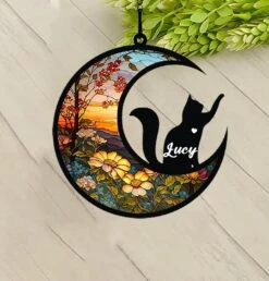 Cat Memorial Suncatcher, Personnalisé Avec Nom Date Race Chat Suncatcher, Pet Loss Suncatcher, Stained Glass Light Catcher, Cadeaux Pour Les Amoureux Des Chats, Noël Chat Ornement Fenêtre Hangings M -Oui || N/A || pearhead 71rOnnnKDmL. AC SL1500