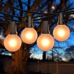 SUNSGNE 25Ft Outdoor Patio String Lights G40 Avec 27 Ampoules Givrées Blanc, Lampes à Cordes Suspendues Connectables étanches Pour Véranda Arrière Balcon Fête Décor De Noël, 5 Watts, Fil Noir