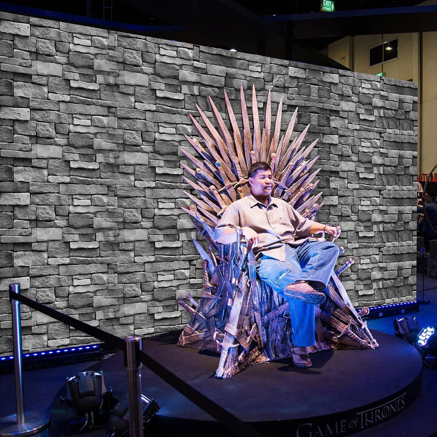 2 Feuilles 4.5 X 9 Pieds Brique Pierre Mur Fond De Toile Nappes Halloween Médiéval Château Partie Décorations Papier Peint Rideaux Porte Amovible Brique Photo Fond De Dosseret Pour Hiver Fête De Noël, Gris Foncé 5 2 Feuilles 4.5 X 9 Pieds Brique Pierre Mur Fond De Toile Nappes Halloween Médiéval Château Partie Décorations Papier Peint Rideaux Porte Amovible Brique Photo Fond De Dosseret Pour Hiver Fête De Noël, Gris Foncé - Image 3